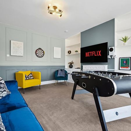 Long Term And Summer Special Offer! 5-Bedroom Spacious, Stunning Design, Sociable Areas & Cosy House Near South Downs Park, Sleeps 11 With Games Room, Private Parking And Garden- By Blue Puffin Stays ووتر لوفلي المظهر الخارجي الصورة