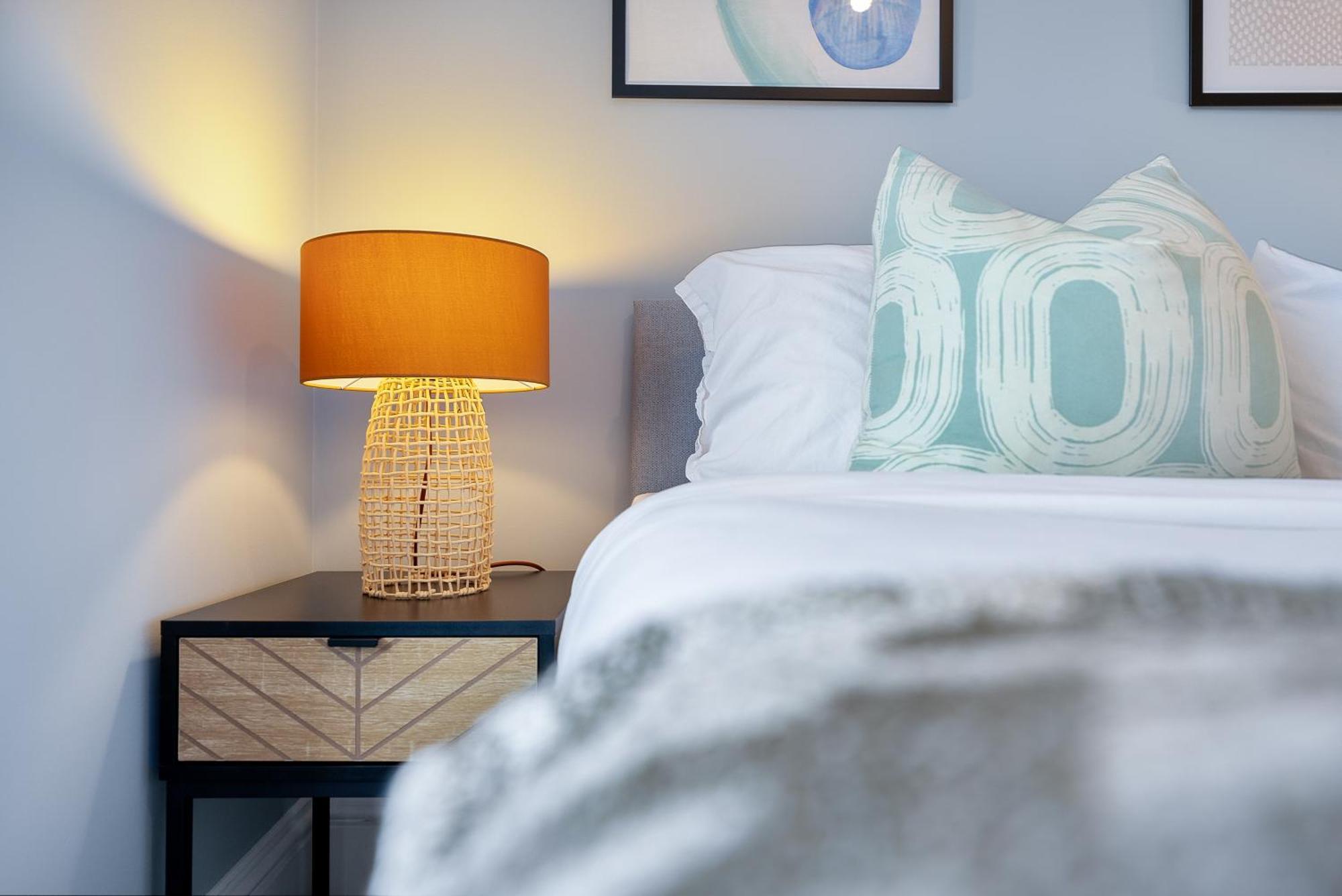 Long Term And Summer Special Offer! 5-Bedroom Spacious, Stunning Design, Sociable Areas & Cosy House Near South Downs Park, Sleeps 11 With Games Room, Private Parking And Garden- By Blue Puffin Stays ووتر لوفلي المظهر الخارجي الصورة