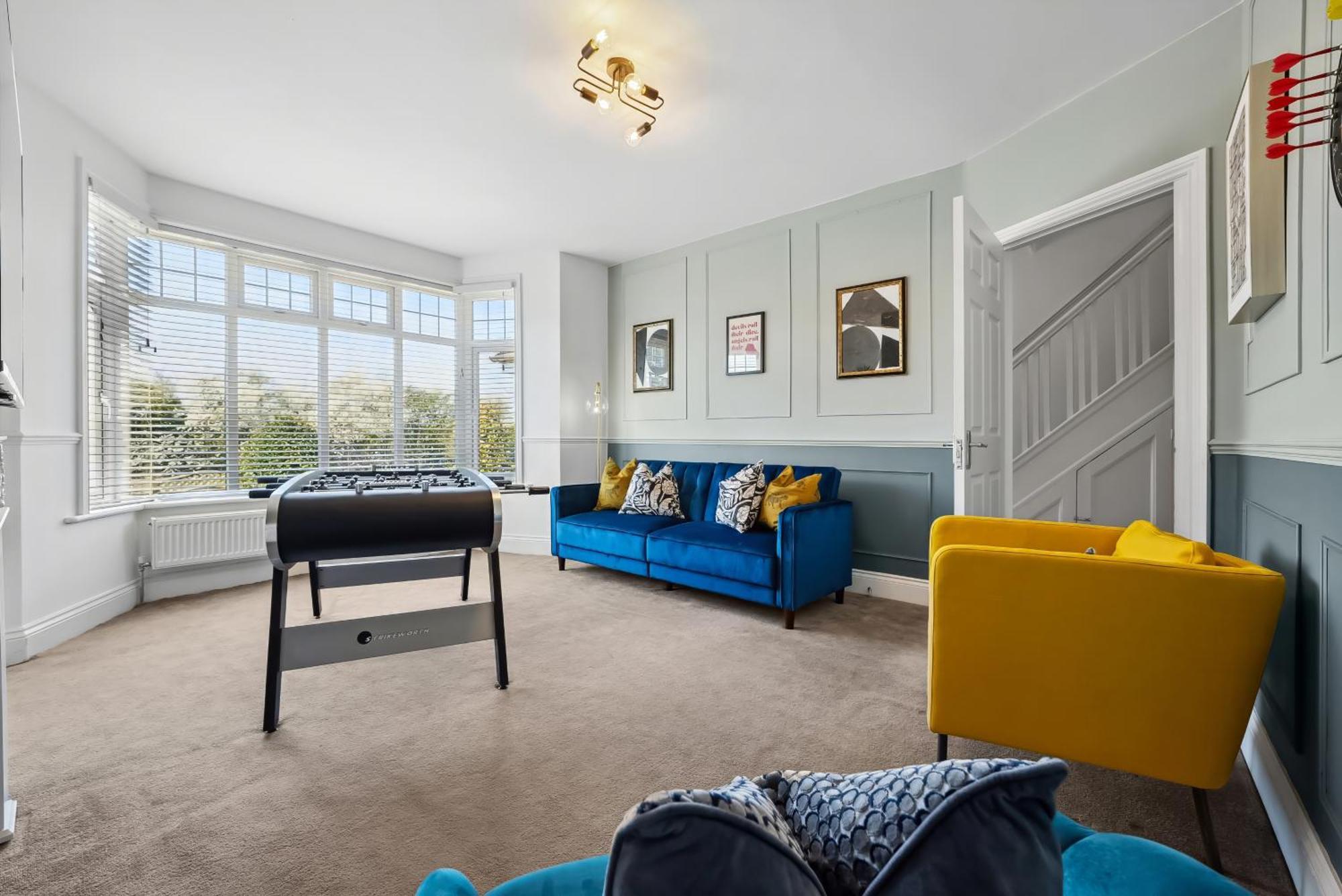 Long Term And Summer Special Offer! 5-Bedroom Spacious, Stunning Design, Sociable Areas & Cosy House Near South Downs Park, Sleeps 11 With Games Room, Private Parking And Garden- By Blue Puffin Stays ووتر لوفلي المظهر الخارجي الصورة